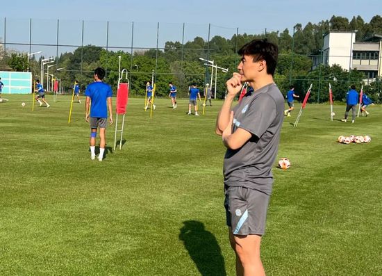 欧美怡红院高清在线