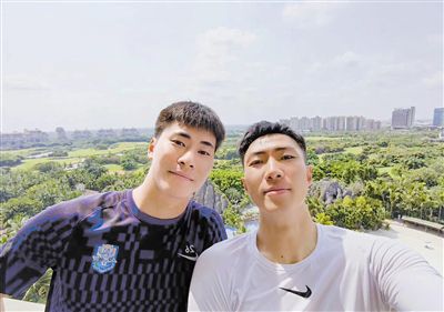 不知火舞和3孩公园h